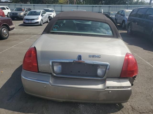 2004 Lincoln Town Car Executive