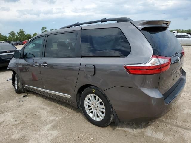 2017 Toyota Sienna XLE