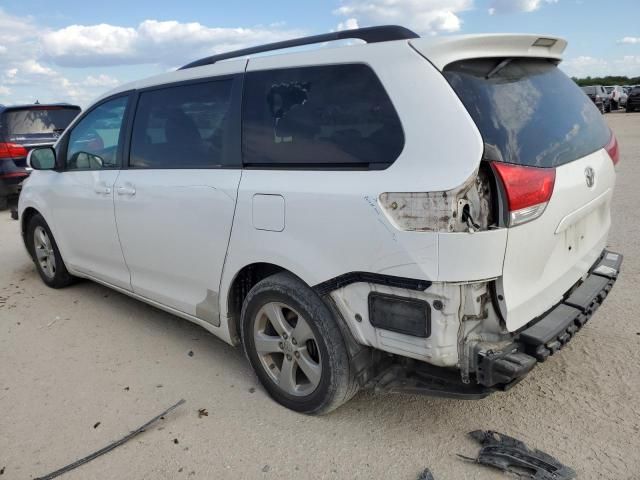 2014 Toyota Sienna LE