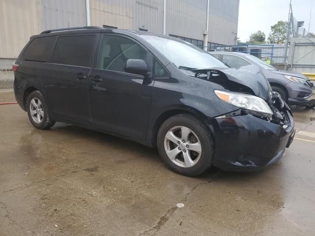 2017 Toyota Sienna LE