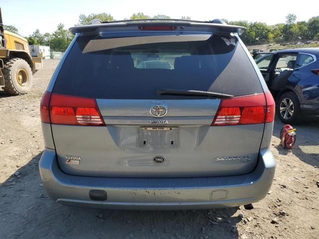 2004 Toyota Sienna LE