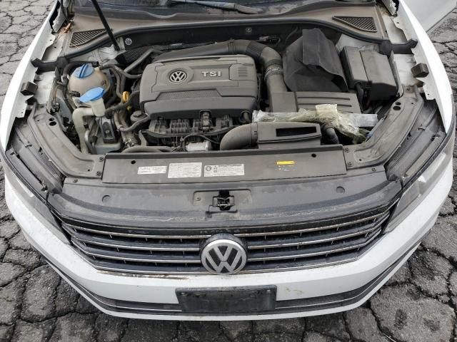 2016 Volkswagen Passat SE