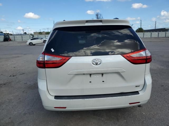 2015 Toyota Sienna XLE