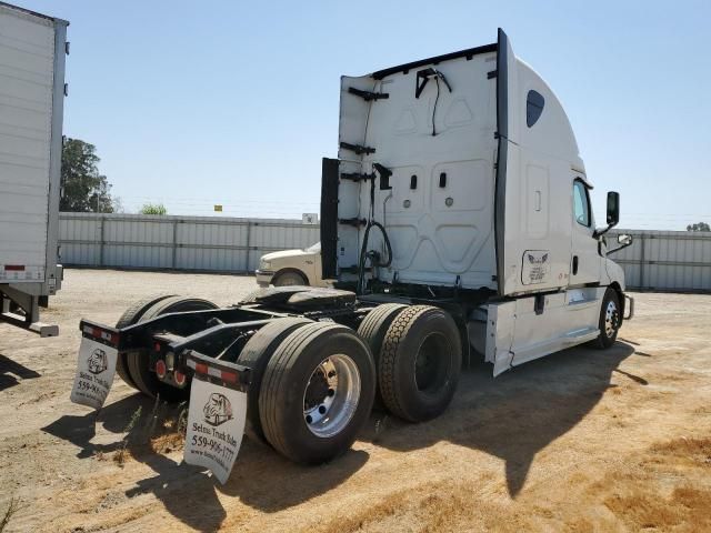 2018 Freightliner Cascadia 126