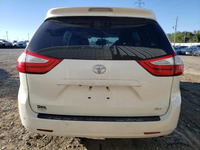 2017 Toyota Sienna XLE