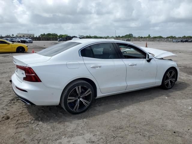 2022 Volvo S60 B5 Inscription