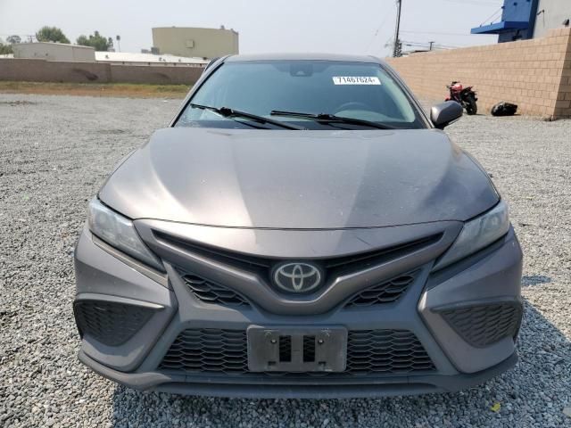 2022 Toyota Camry SE