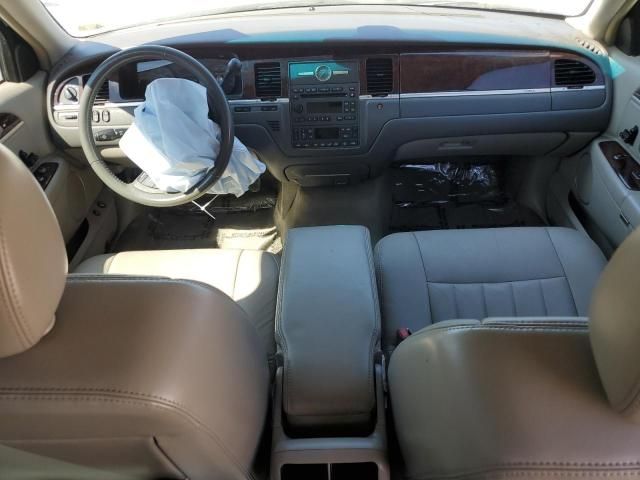 2007 Lincoln Town Car Signature