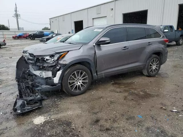 2018 Toyota Highlander SE