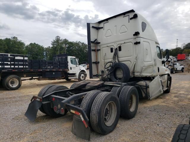 2015 Freightliner Cascadia 125