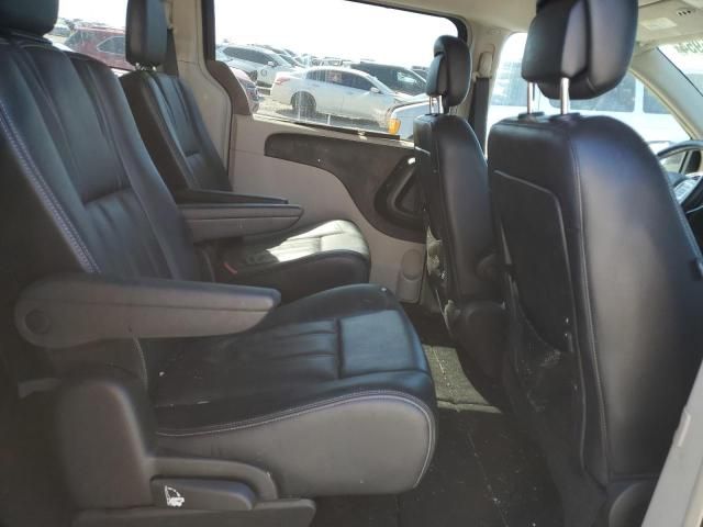 2014 Chrysler Town & Country Touring L