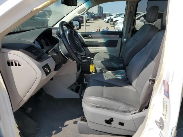 2014 Volkswagen Routan SE