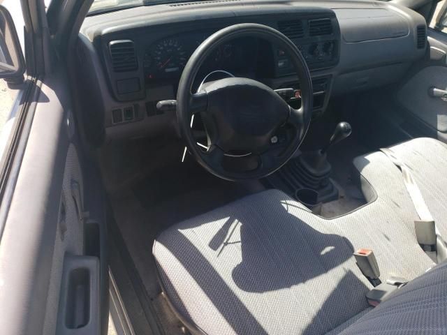 2000 Nissan Frontier XE