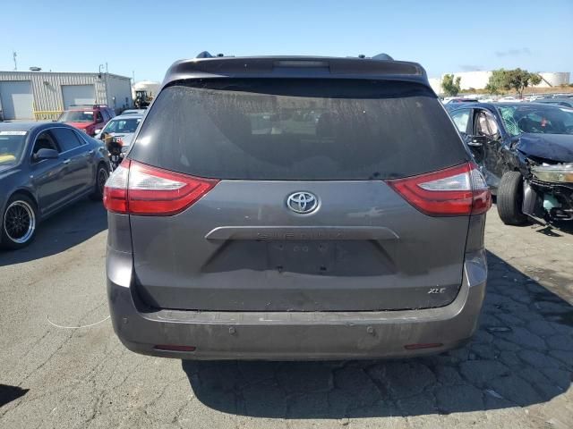 2017 Toyota Sienna XLE