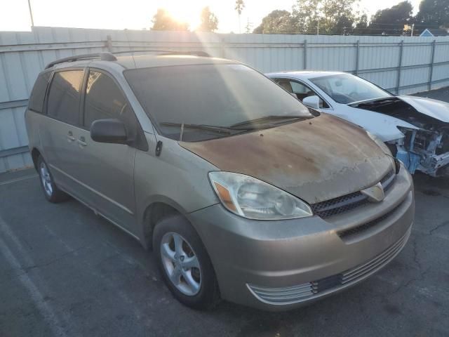 2004 Toyota Sienna CE