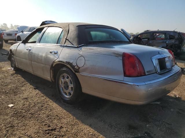 2000 Lincoln Town Car Signature