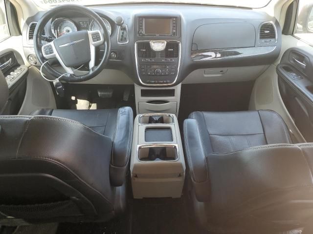 2014 Chrysler Town & Country Touring L