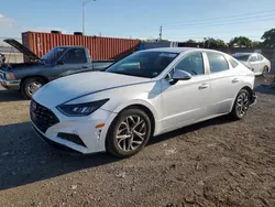 Carros salvage a la venta en subasta: 2021 Hyundai Sonata SEL