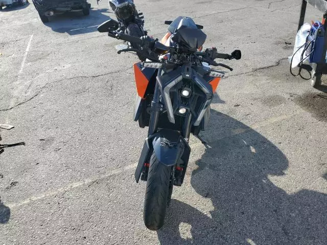 2024 KTM 990 Duke