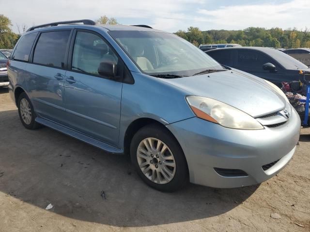 2007 Toyota Sienna LE