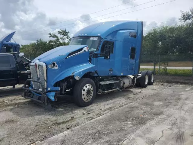 2023 Kenworth Construction T680