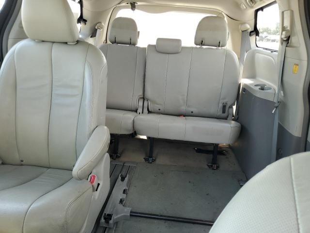 2013 Toyota Sienna XLE