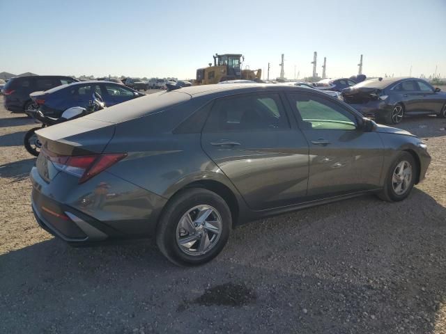 2024 Hyundai Elantra SE