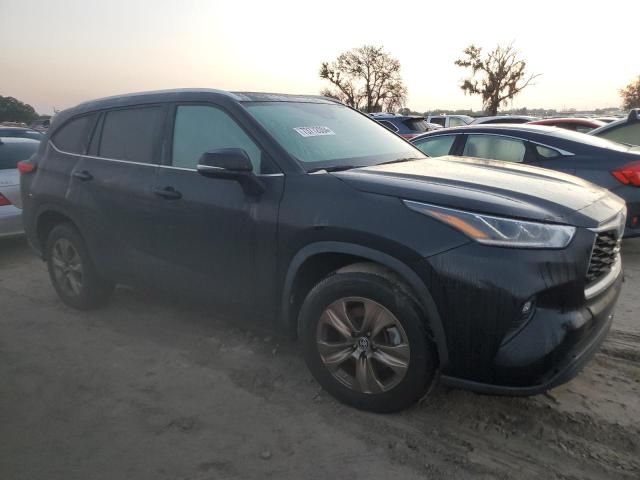 2023 Toyota Highlander Hybrid Bronze Edition