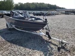 Salvage boats for sale at Avon, MN auction: 2005 Lund Boat