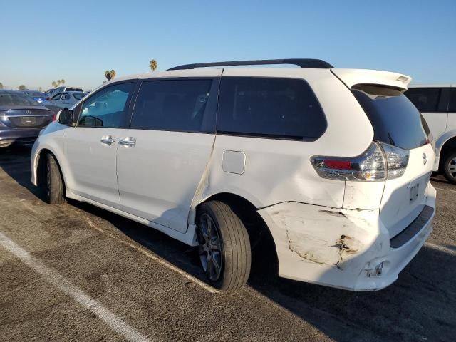 2016 Toyota Sienna SE