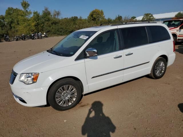 2016 Chrysler Town & Country Touring L