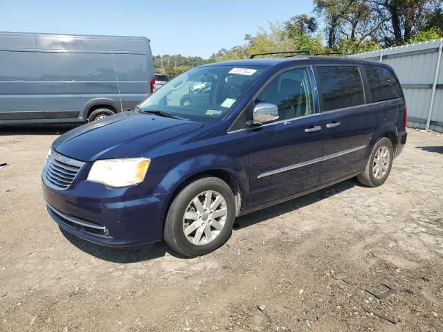 2012 Chrysler Town & Country Touring L