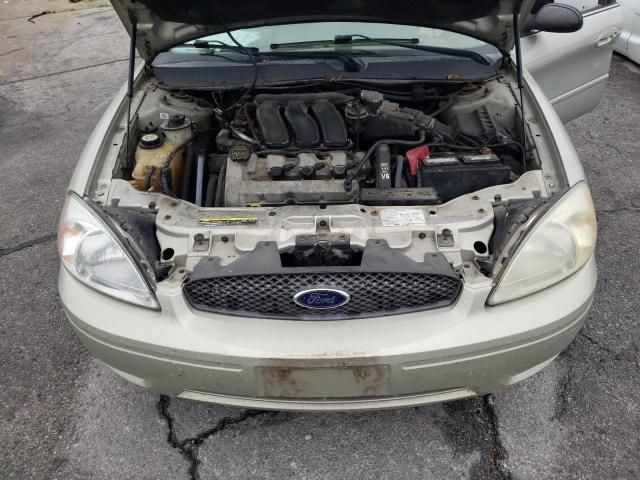 2004 Ford Taurus SE