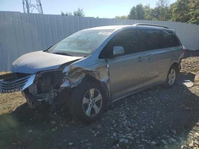 2015 Toyota Sienna LE