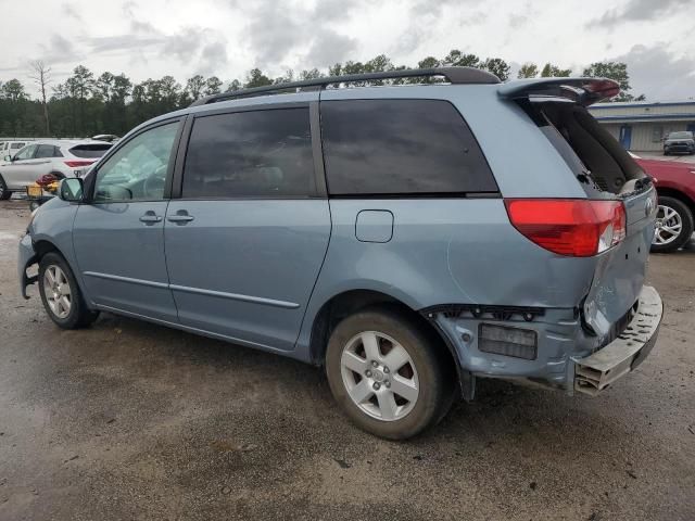 2004 Toyota Sienna XLE