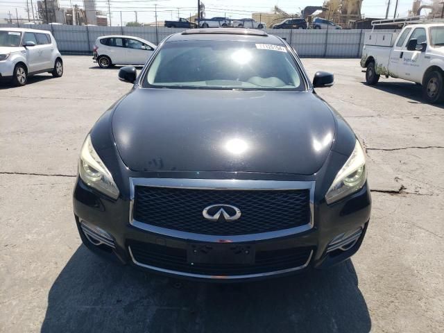 2017 Infiniti Q70 3.7