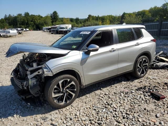 2022 Mitsubishi Outlander ES