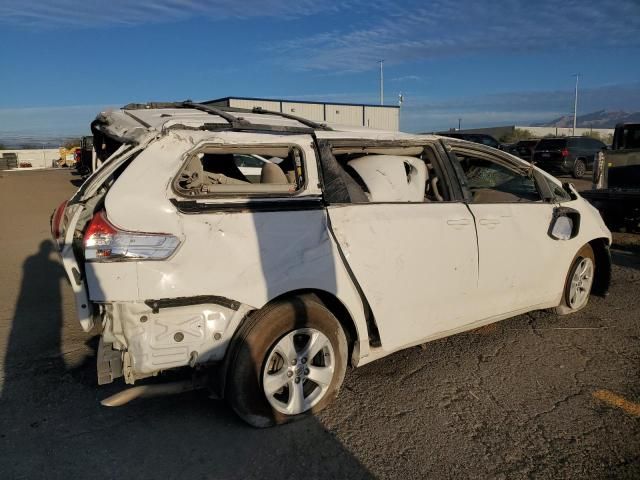 2014 Toyota Sienna LE