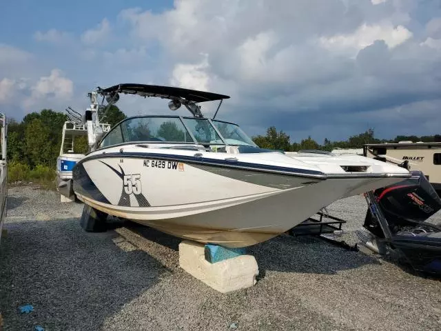 2012 Mastercraft Craft Boat