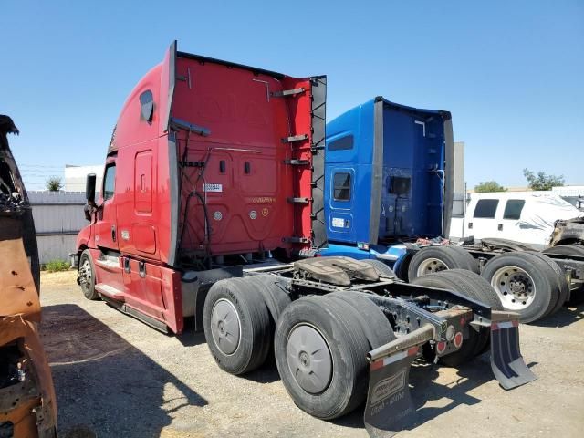 2019 Freightliner Cascadia 126