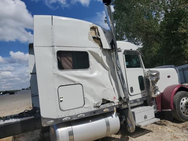 2009 Peterbilt 389