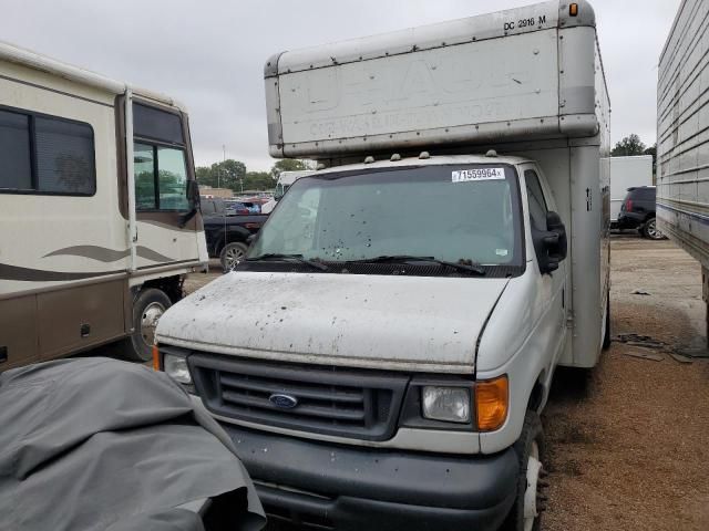 2006 Ford Econoline E450 Super Duty Cutaway Van