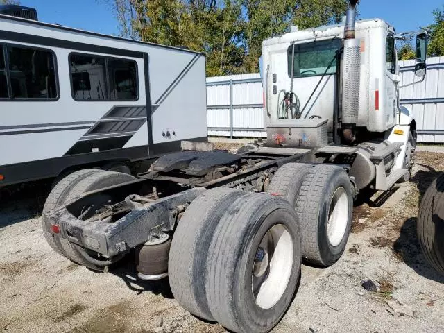 2006 Freightliner Columbia 112