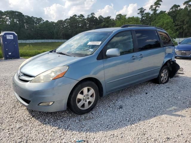 2008 Toyota Sienna XLE