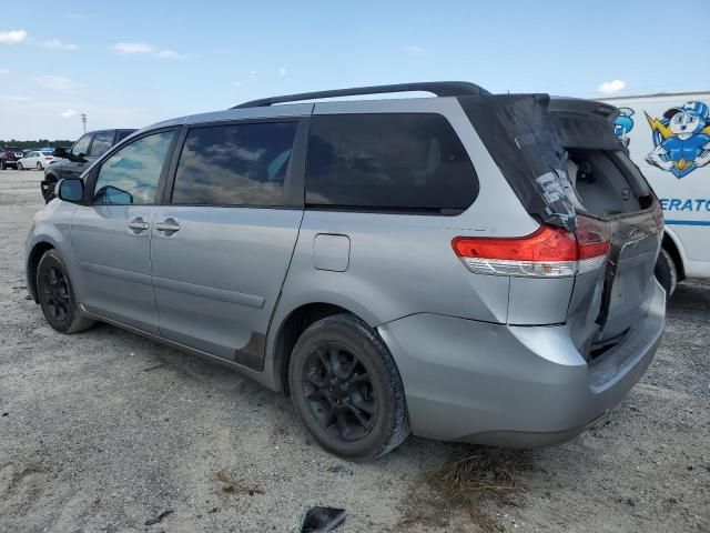 2011 Toyota Sienna LE