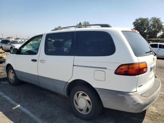 1998 Toyota Sienna LE