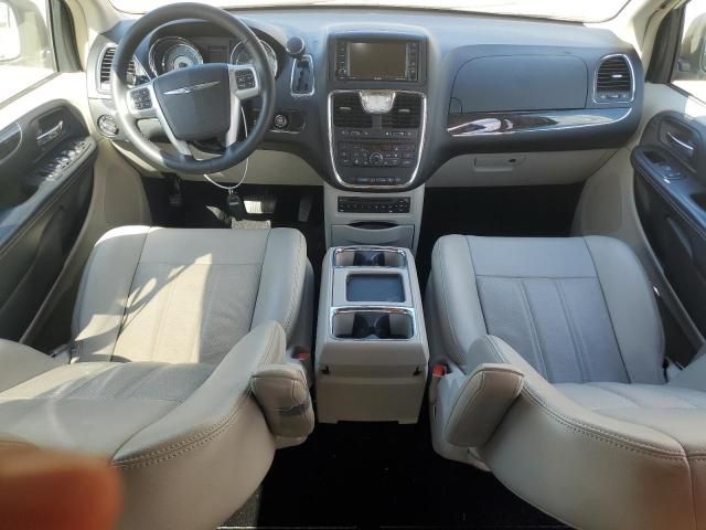 2013 Chrysler Town & Country Touring L