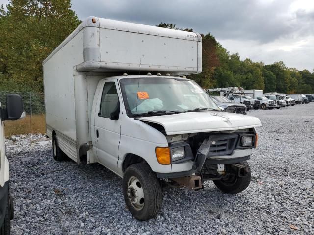 2007 Ford Econoline E450 Super Duty Cutaway Van