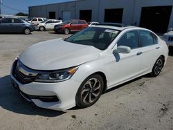 Carros salvage sin ofertas aún a la venta en subasta: 2016 Honda Accord EXL