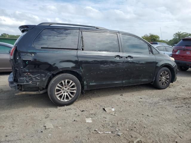 2013 Toyota Sienna XLE